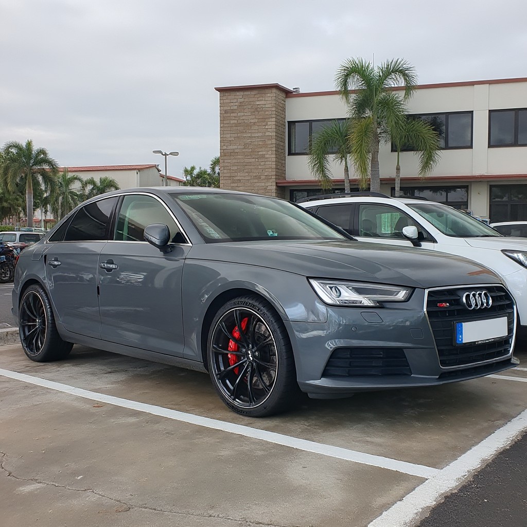 AUDI AUDI A4